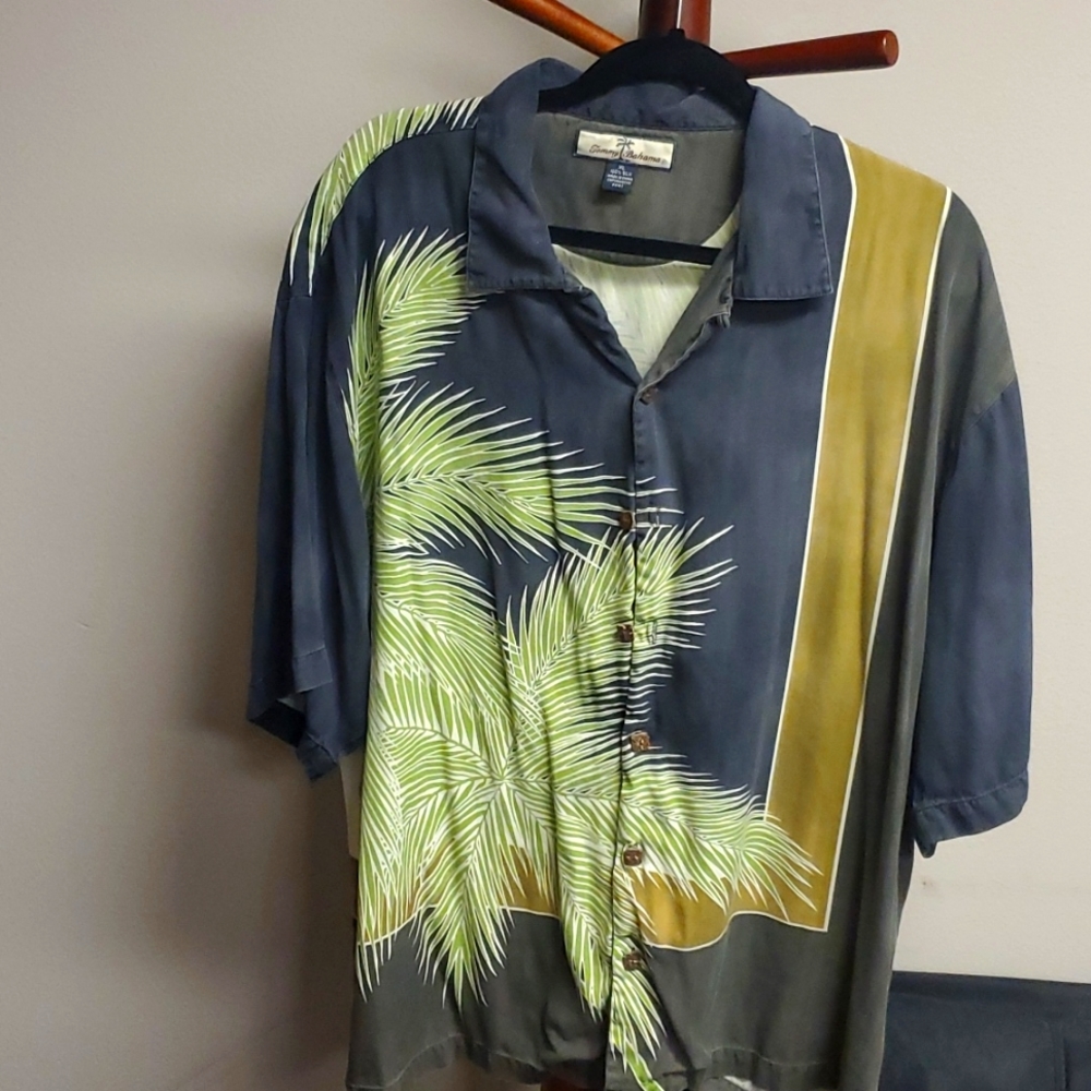 Tommy Bahama XL silk Hawaiian Shirt